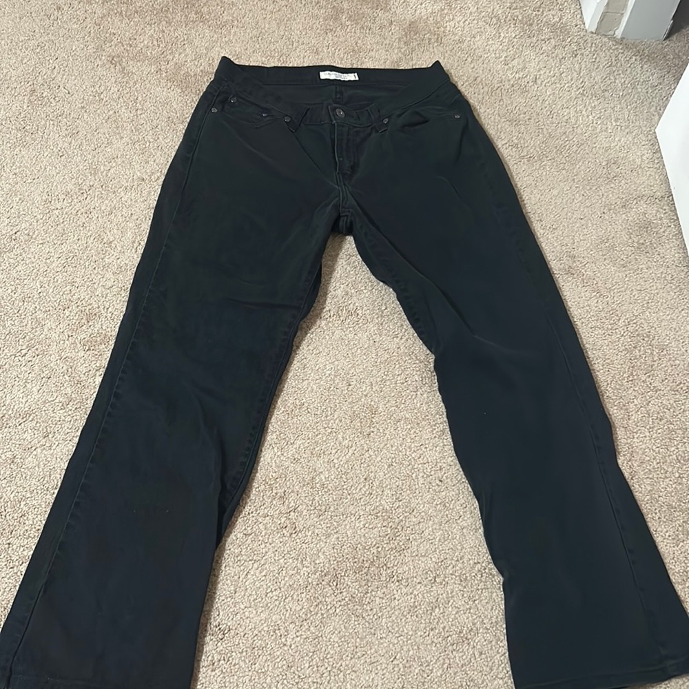 Levi’s 569 bootcut jean, v cut .They sadly fitted tight on me.